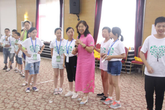 感恩、仁愛(ài)、快樂(lè)、信仰——爸媽在線第八屆《心靈成長(zhǎng) 放飛夢(mèng)想》夏令營(yíng)開(kāi)營(yíng)啦！