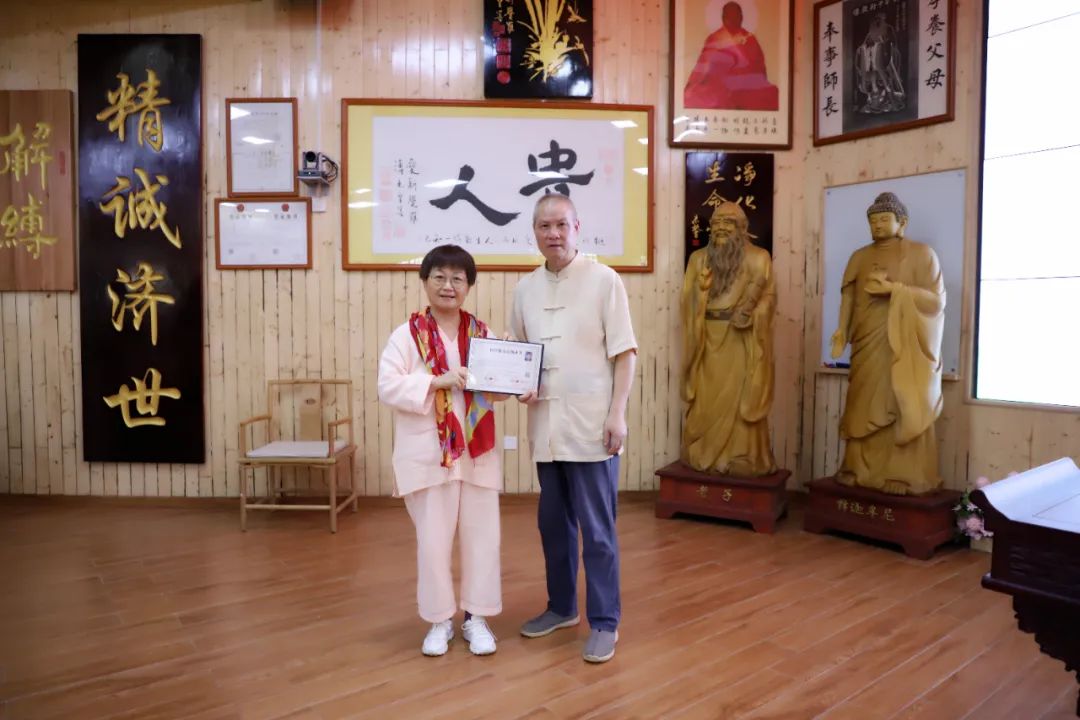 1729298599399102.jpg 3.jpg