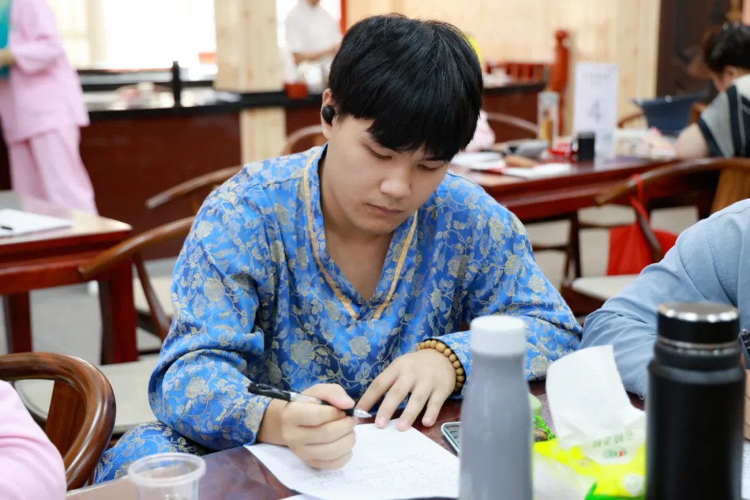 1729412178932925.jpg 1729412178932925.jpg