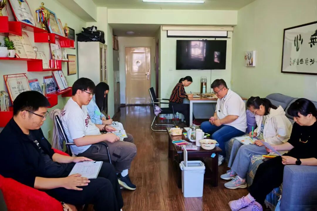 為眾者善,為私者惡——遼寧爸媽在線中心繪畫分析心理咨詢沙龍的紀實